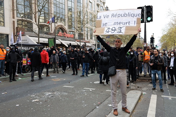 Manifestation à Paris, 11e journée de mobilisation contre le projet de réforme des retraites et le recours du gouvernement au 49.3. (THOMAS SAMSON/AFP via Getty Images)