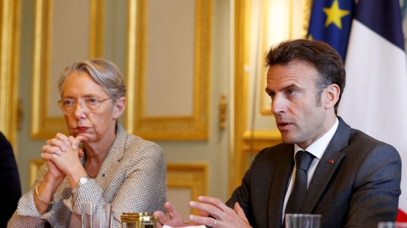 Emmanuel Macron donne des pistes sur sa réforme des institutions. (Photo STEPHANIE LECOCQ/POOL/AFP via Getty Images)
