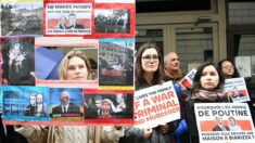 Ukraine: manifestation à Paris pour obtenir des sanctions contre la femme d’un ministre russe