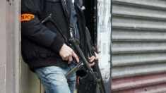 Cinq hommes jugés à Paris, accusés d’avoir projeté un attentat près de l’Élysée