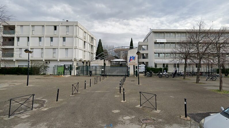 Lycée de l'Arc à Orange - Google maps