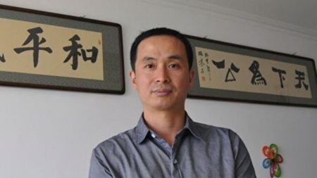 Un avocat défendant un pratiquant de Falun Gong est expulsé d’un tribunal en Chine
