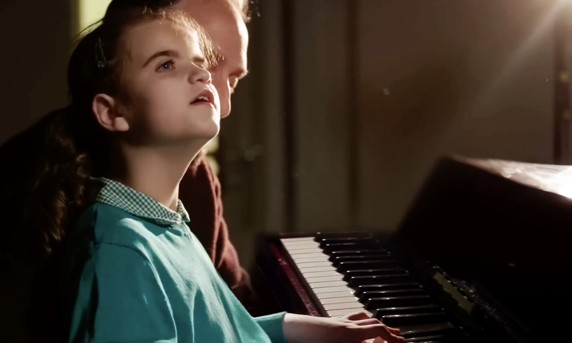Découvrez le talent de cette petite fille de 3 ans qui joue très bien au  piano. - Vidéo Dailymotion