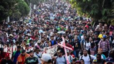 Une caravane de 3.000 migrants se dirige vers la frontière entre les États-Unis et le Mexique