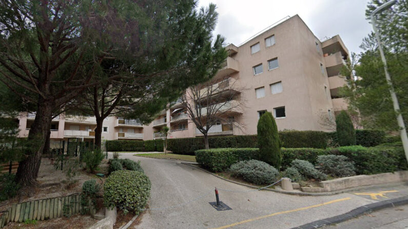 Une femme est décédée en chutant du 3e étage pour échapper à un homme armé, rue Dominique-Piazza, dans le 9e arrondissement de Marseille. (Photo : Google view)