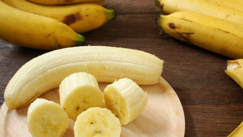 Délicieuses et nutritives, les bananes sont non seulement des collations saines, mais elles sont également idéales pour prévenir le cancer, les maladies cardiovasculaires, le déclin de la mémoire et soulager l'anxiété. (Shutterstock)