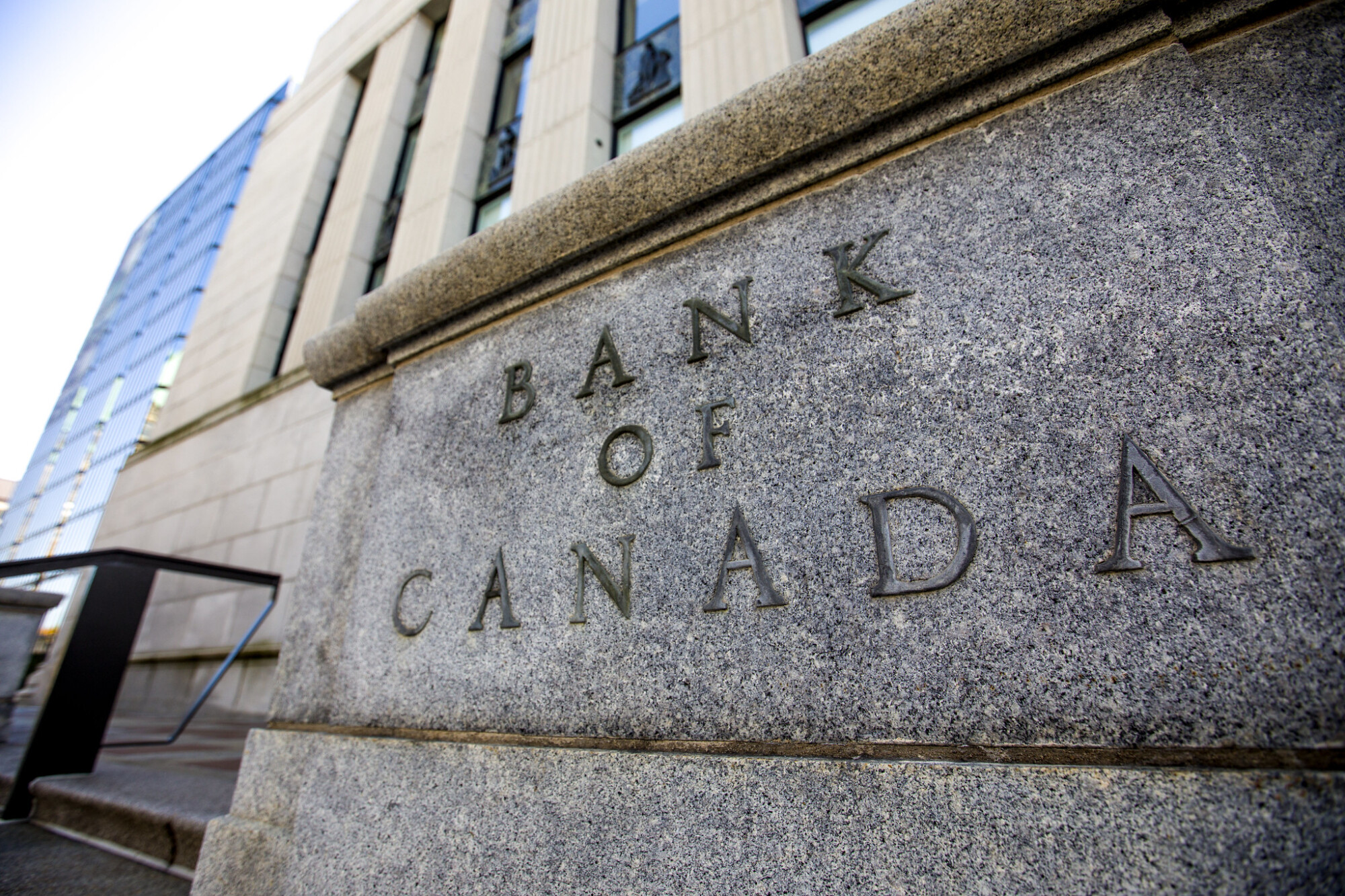 85% des Canadiens déclarent qu'ils n'utiliseront pas la monnaie numérique d'après un rapport de la Banque du Canada