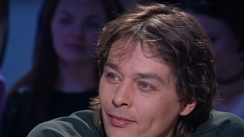 Ari Boulogne sur le plateau de Thierry Ardisson en 2001. (Capture d'écran Ina)