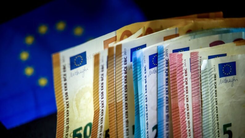 « Les perspectives de stabilité financière de la zone euro restent fragiles » conclut le rapport. (Photo PHILIPPE HUGUEN/AFP via Getty Images)