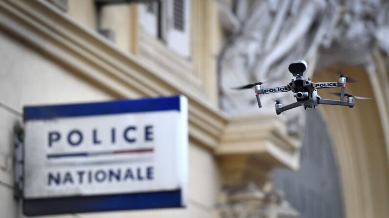 « Ces drones ont déjà prouvé leur utilité pour prévenir les troubles à l'ordre public » a ajouté le ministre de l'Intérieur. (Photo GERARD JULIEN/AFP via Getty Images)