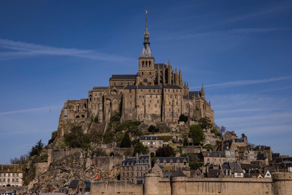 Mont-Saint-Michel: l'abbaye fête son millénaire pour "une année exceptionnelle"