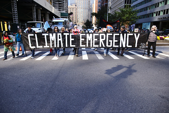 Une manifestation pour le climat sur Park Avenue à New York en octobre 2022. (KENA BETANCUR/AFP via Getty Images)