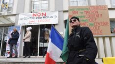 Réfugiés: vague d’indignation après la démission du maire de Saint-Brevin