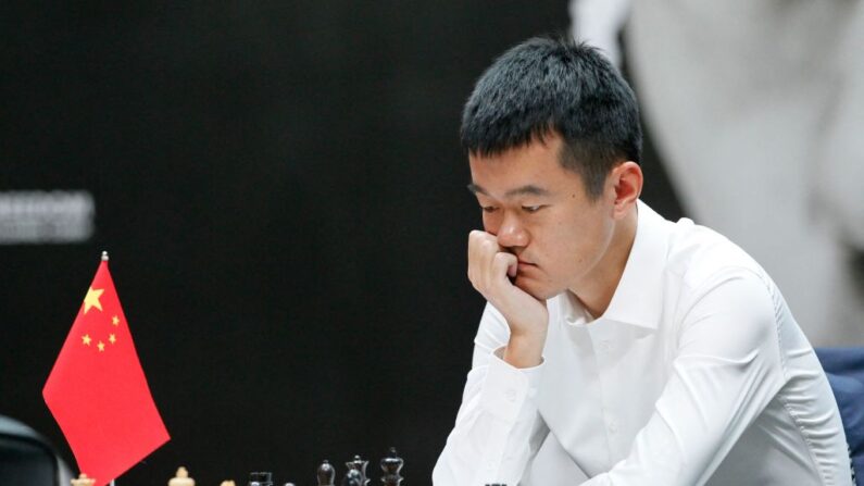 Ding Liren devenu champion du monde des échecs à Astana le 9 avril 2023. (Photo -/AFP via Getty Images)