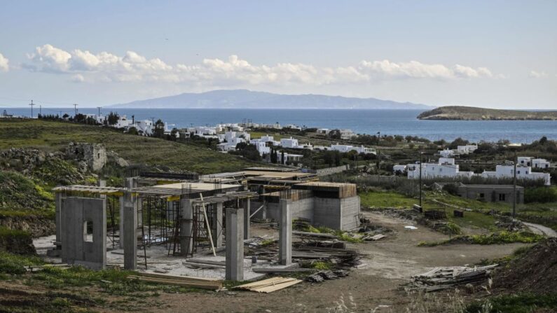 En mars, à la suite d'une attaque violente contre un archéologue, le ministre grec de l'Environnement avait promis de stopper toute construction illégale sur cette île. (Photo d'illustration-LOUISA GOULIAMAKI/AFP via Getty Images)