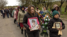 Frappes russes en Ukraine: un mort dans le sud, 34 blessés dans l’est