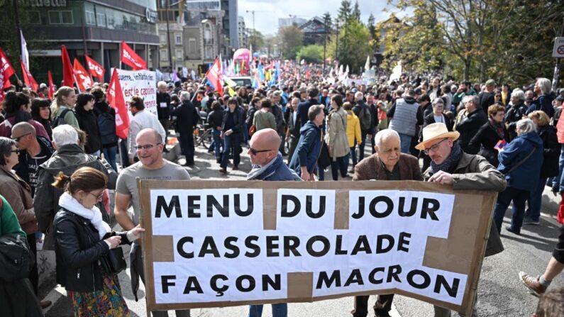 Des manifestants participent à une manifestation le 1er mai (fête du travail) à Nantes, le 1er mai 2023. (Photo LOIC VENANCE/AFP via Getty Images)