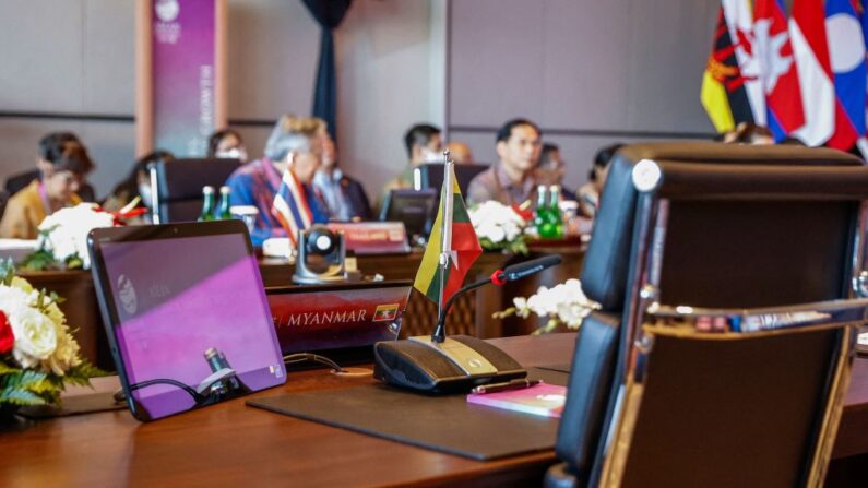 Chaise vacante pour la délégation du Myanmar lors de la réunion des ministres des Affaires étrangères de l'Association des nations de l'Asie du Sud-Est (ASEAN), à Labuan Bajo le 9 mai 2023. (Photo MAST IRHAM/POOL/AFP via Getty Images)