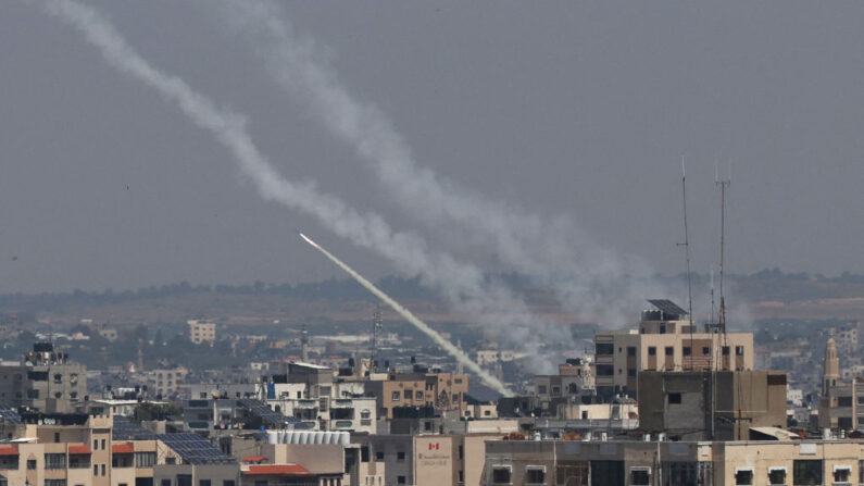 L'armée israélienne et les militants de Gaza ont échangé des tirs transfrontaliers nourris le 10 mai 2023. (Photo MAHMUD HAMS/AFP via Getty Images)