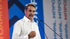 Grèce: fort de sa victoire, Mitsotakis appelle à de nouvelles élections