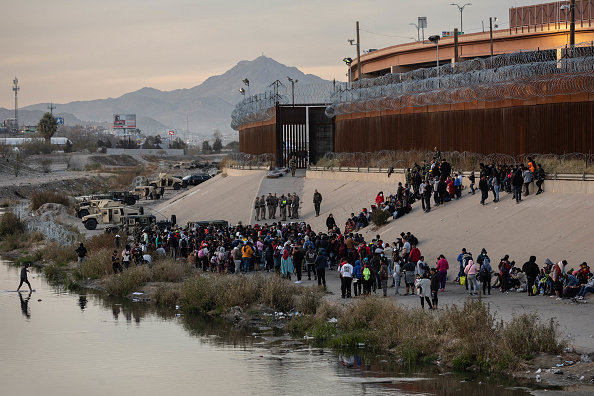 Frontière et zone de passage très fréquentée des migrants le long du Rio Grande à El Paso, Texas, vu de Ciudad Juarez, Mexique. (John Moore/Getty Images)