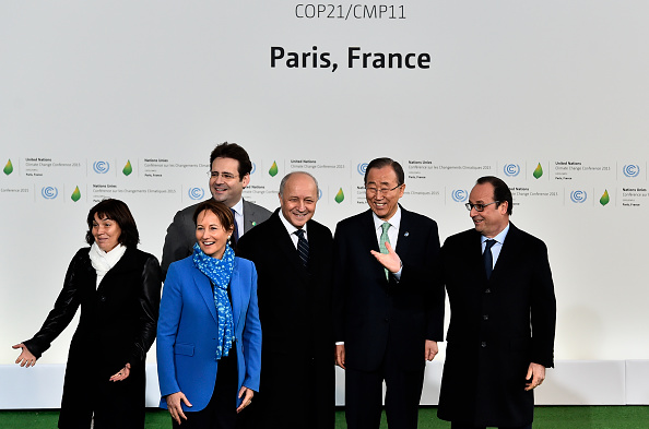 Quels impacts macroéconomiques peut-on anticiper dans la mise en œuvre des objectifs de l’accord de Paris ? (LOIC VENANCE/AFP via Getty Images)