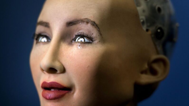 "Sophia, un robot artificiellement intelligent de type humain, à Genève, le 7 juin 2017. (Fabrice Coffrini/AFP/Getty Images)