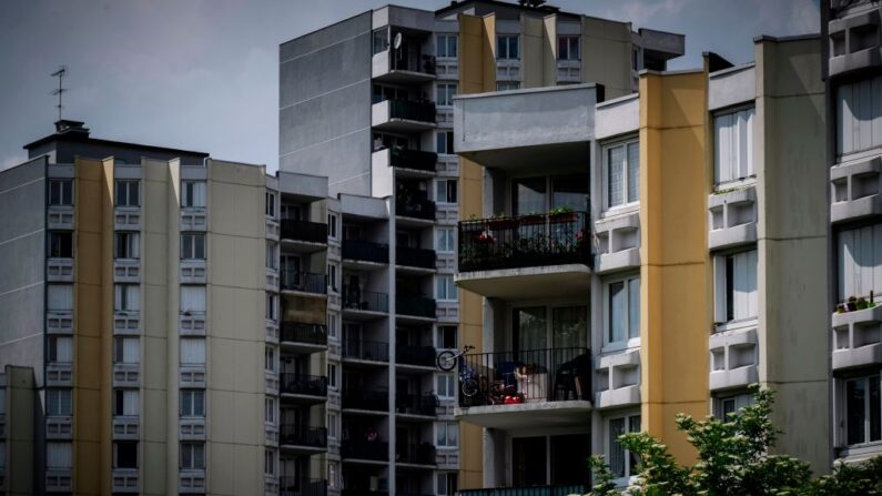 « Les banlieues sont au bord de l'asphyxie et leurs habitants font face à de nombreuses crises » constatent amèrement ces élus d'horizons politiques divers. (Photo PHILIPPE LOPEZ/AFP via Getty Images)