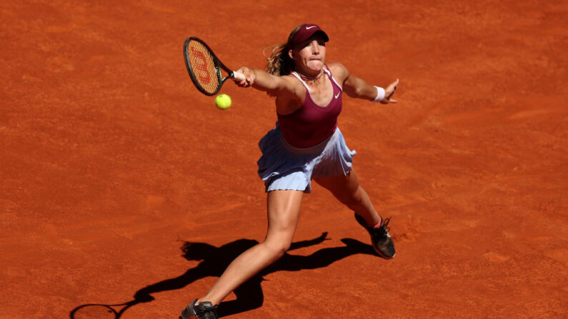 Mirra Andreeva l'adolescente russe, a vu son aventure madrilène prendre fin en huitièmes de finale pour son tout premier tournoi WTA. (Photo by Julian Finney/Getty Images)