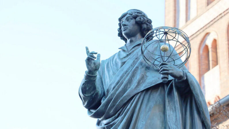 Statue de Nicolas Copernic à Toruń, en Pologne. (Mateusz_foto/Pixabay.com)