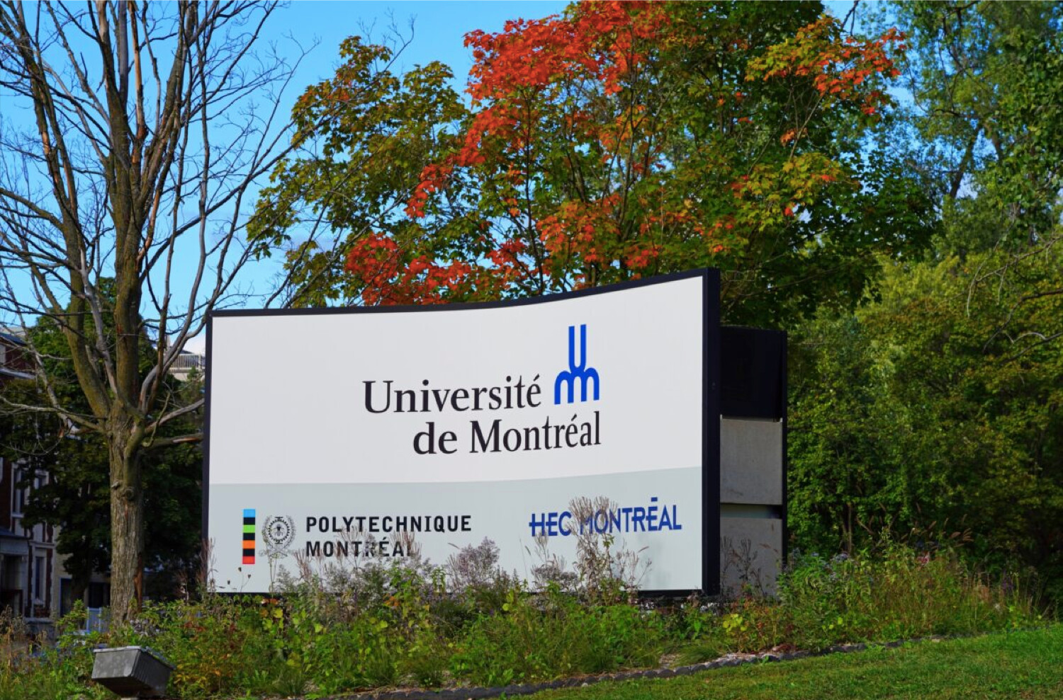 En 2019, l'Université de Montréal a signé des protocoles d'entente avec un institut technologique chinois lié à l'armée chinoise