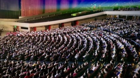 Shen Yun Performing Arts achève sa tournée mondiale 2023 sous les louanges et les acclamations du public