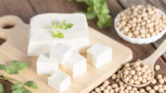 Manger plus de tofu peut réduire le risque de cancer de l’estomac, selon une étude   