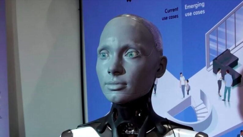"Ameca", un robot humanoïde, exposé à la conférence internationale sur la robotique et l'automatisation à Londres le 30 mai 2023. (Reuters/Capture d'écran via Epoch Times) 