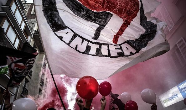 «Antifas», des petits groupes redynamisés par la montée de l’ultradroite