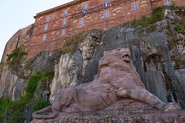 Le "Lion de Belfort" au pied de la falaise de la citadelle   (JEAN-CHRISTOPHE VERHAEGEN/AFP via Getty Images)