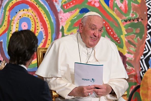 Le pape François, 86 ans, va être opéré en urgence pour un risque d'occlusion intestinale. (ANDREAS SOLARO/AFP via Getty Images)