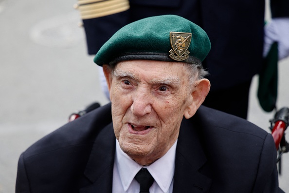 Léon Gautier, vétéran français du Commando Kieffer, à l'occasion du 79e anniversaire du Débarquement, à Colleville-Montgomery, en Normandie, le 6 juin 2023 (LUDOVIC MARIN/POOL/AFP via Getty Images)