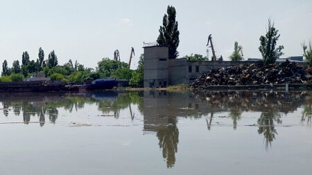 Barrage ukrainien: «150 tonnes d’huile moteur» déversées dans le fleuve Dniepr, selon Kiev