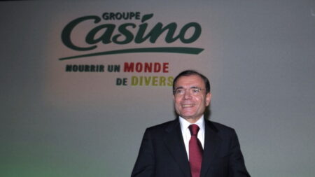 Le PDG de Casino Jean-Charles Naouri en garde à vue dans le cadre d’une enquête pour manipulation de cours