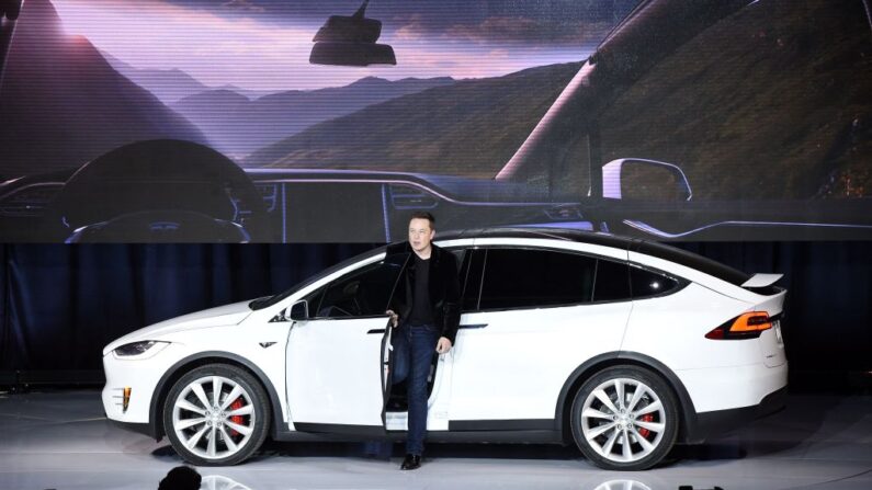 Elon Musk a annoncé en avril qu'il implanterait à Shanghai une deuxième méga-usine qui produira des batteries pour les voitures électriques. (SUSANA BATES/AFP via Getty Images)
