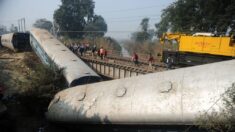 Collision entre trois trains en Inde, l’une des pires catastrophes ferroviaires du pays