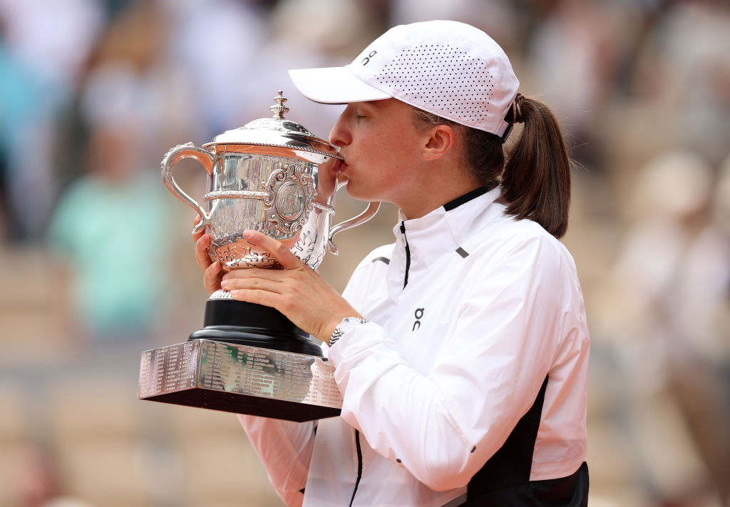 La N.1 mondiale Iga Swiatek remporte son 3e Roland-Garros