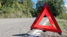 Val-d’Oise: un jeune homme de 19 ans mortellement percuté alors qu’il installait son triangle de signalisation