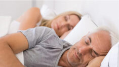 Le sommeil profond peut réduire la perte de mémoire liée à la maladie d’Alzheimer chez les personnes âgées, selon une étude