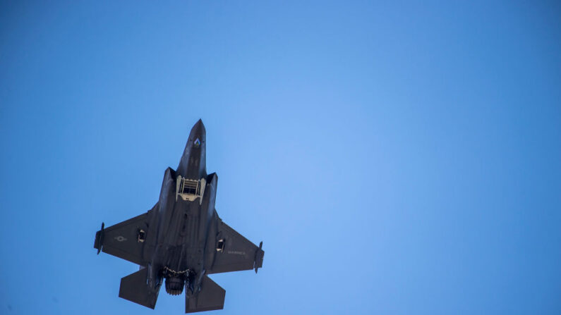Un avion de combat F-35. (Photo ÉRIC BARADAT/AFP via Getty Images). 