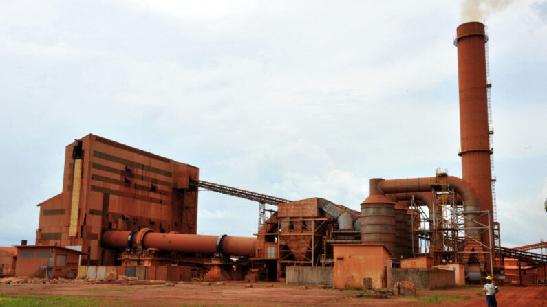 La Guinée est le premier exportateur mondial de bauxite, un minerai à partir duquel on produit de l'aluminium. (Photo GEORGES GOBET/AFP via Getty Images)