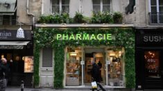 Paris: une mère de famille saccage une pharmacie parce qu’on lui demande de retenir son fils qui renverse des articles