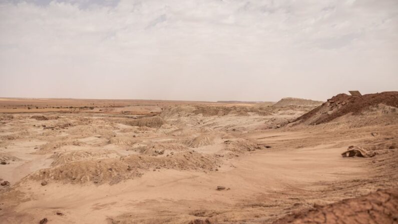 Vue générale de la décharge résiduelle de la mine de Cominak, près d'Arlit, le 8 mars 2023. (Photo : OLYMPIA DE MAISMONT/AFP via Getty Images)