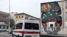 En Italie, deux jeunes simulent un malaise pour voyager gratuitement en ambulance